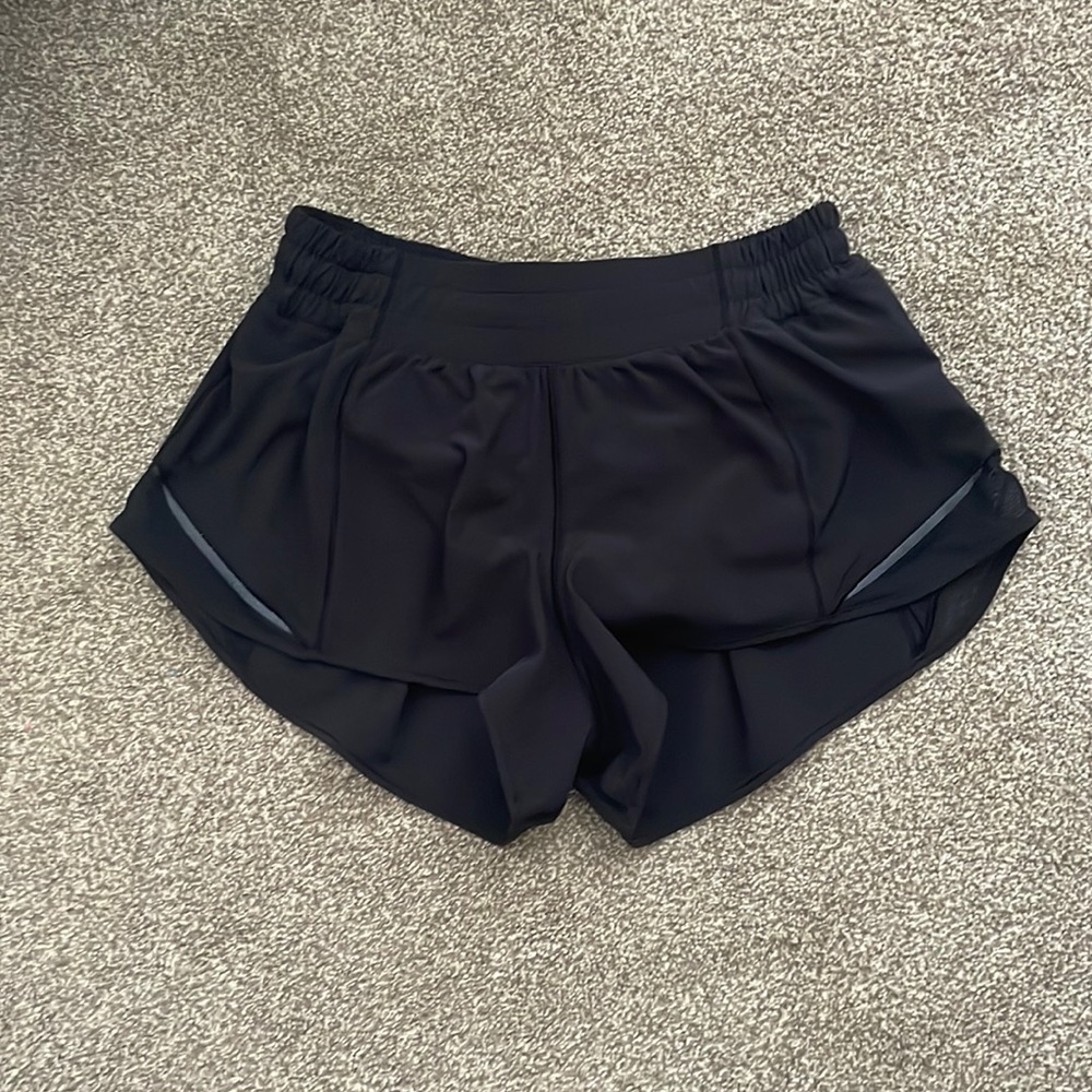size 6 black hotty hot shorts